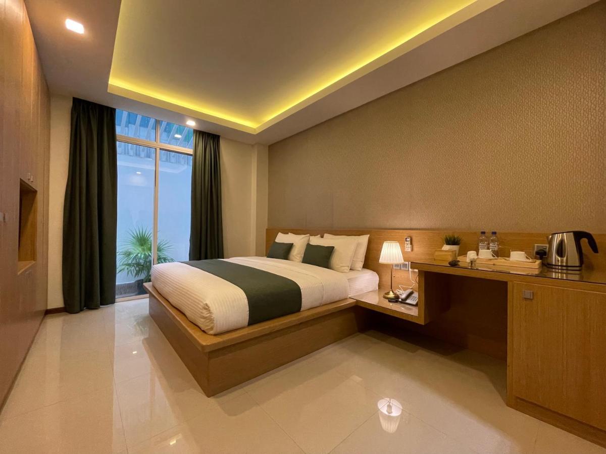 Huvan Beach Hotel At Hulhumalé Eksteriør billede